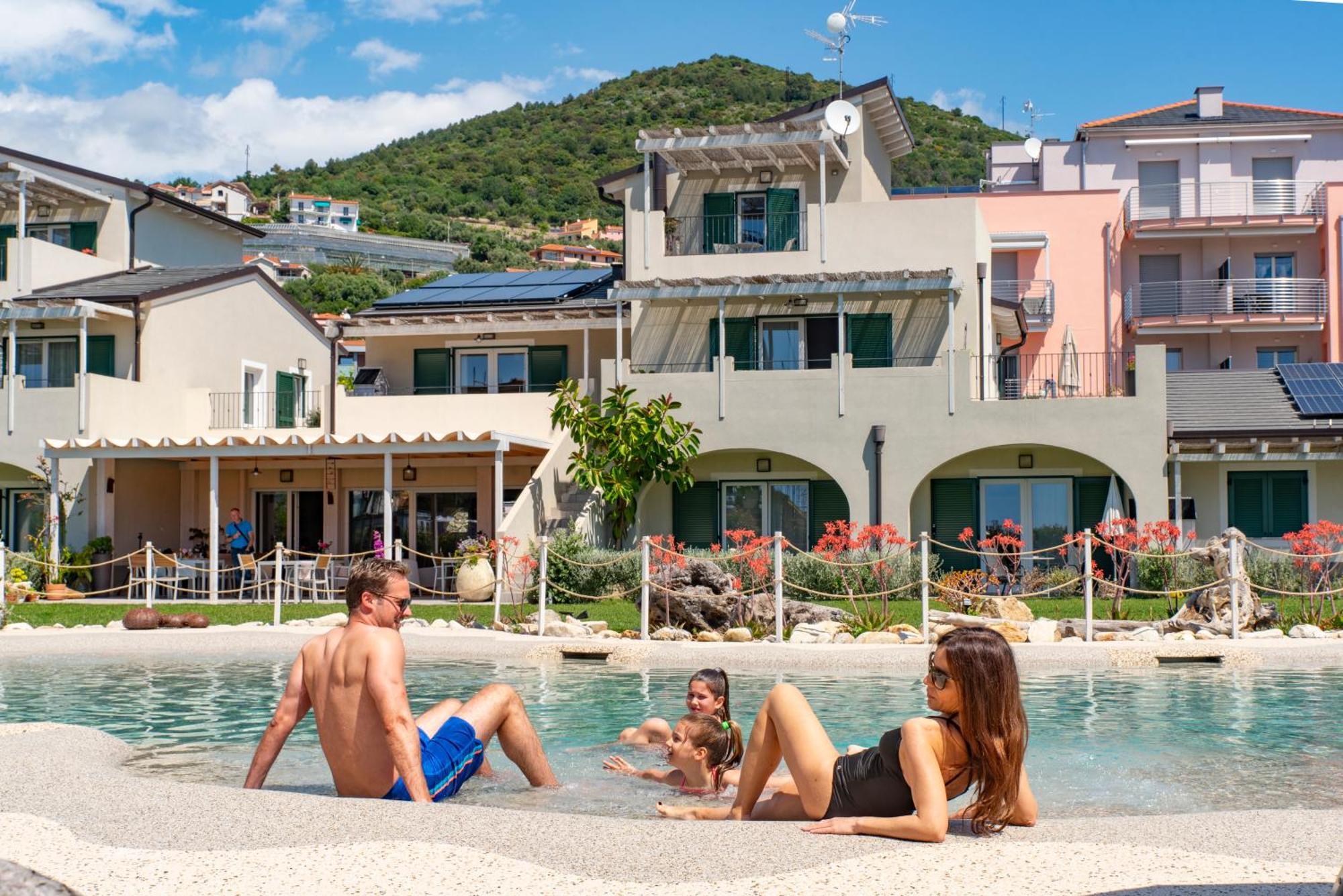Barbaciiu Vacanze Green Pietra Ligure Eksteriør bilde